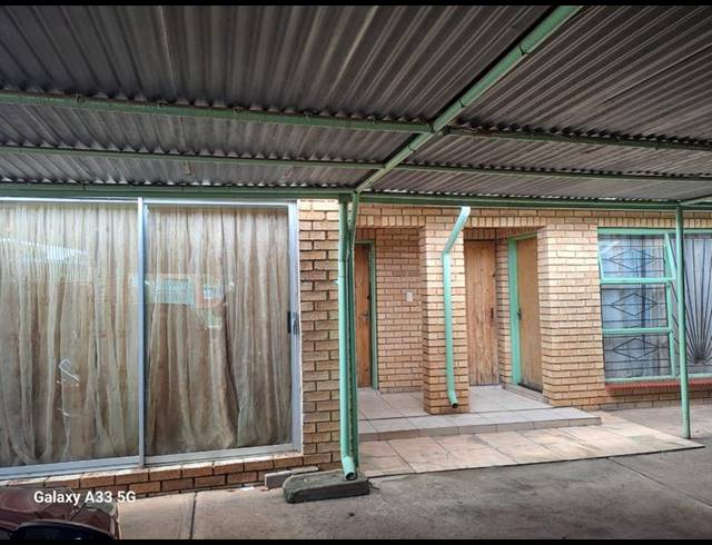 3 BEDROOM HOUSE FOR SALE IN MABOPANE UNIT B